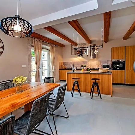 Luvi By Istrialux * Mrgani