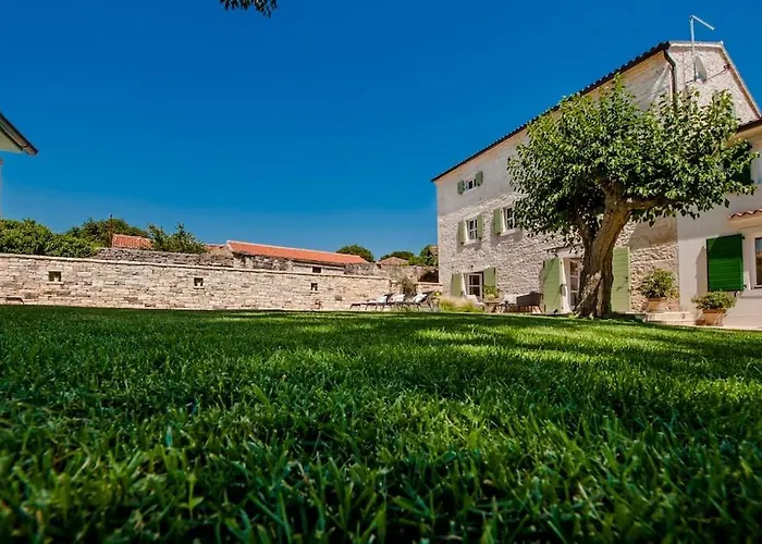 Villa Luvi By Istrialux Mrgani