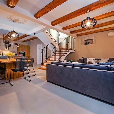 Luvi By Istrialux Villa *